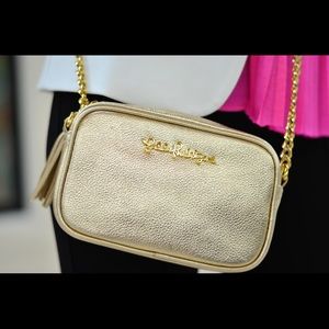 Offers welcome: Lilly Cross Town Cross Body Bag